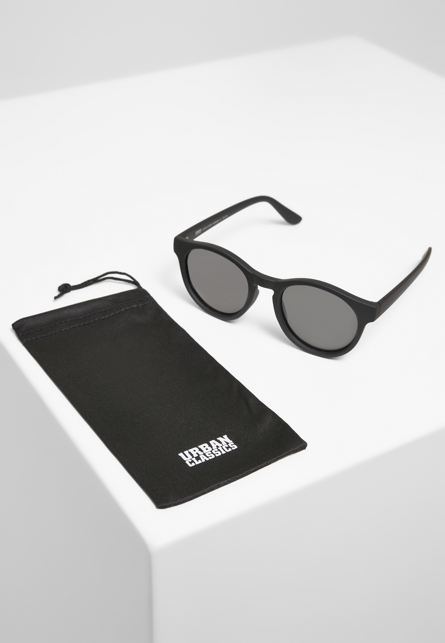 Urban Classics Sluneční brýle URBAN CLASSICS (TB3720) Černá / Šedá