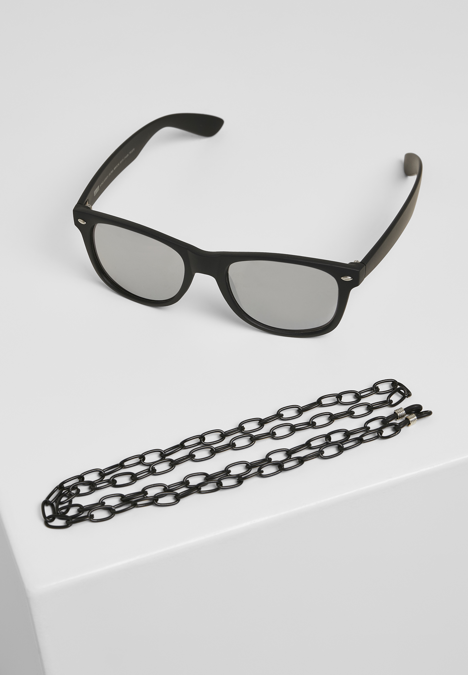 Urban Classics Řetězové sluneční brýle URBAN CLASSICS (TB3379) Černá / Stříbrná